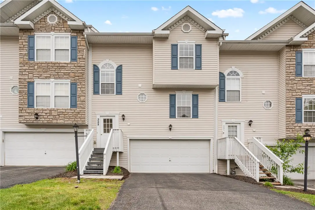 223 Mountain Dr, Carnegie, PA 15106 - #1