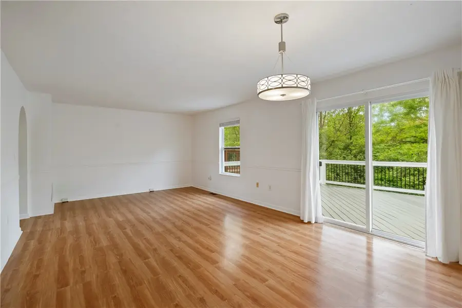 223 Mountain Dr, Carnegie, PA 15106 - #3