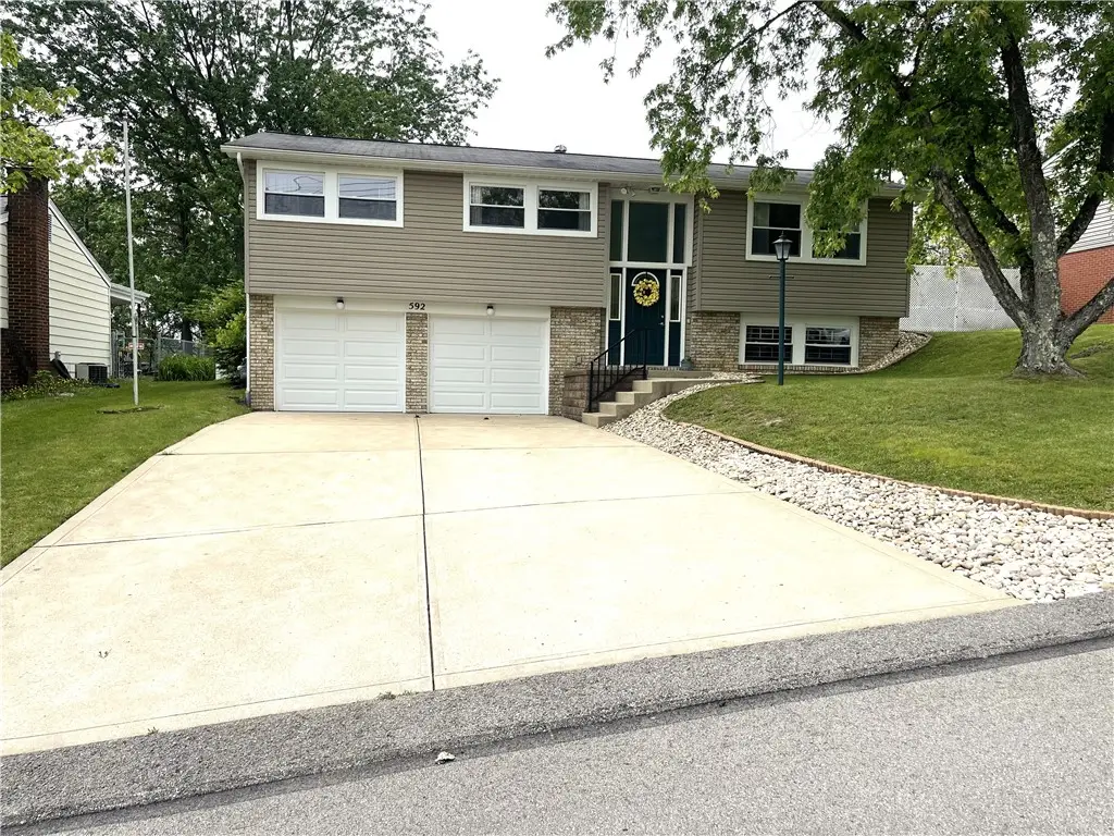 592 Surfside Dr, Pittsburgh, PA 15239 - #1