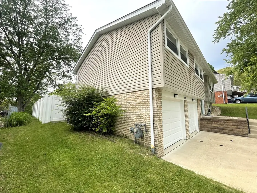 592 Surfside Dr, Pittsburgh, PA 15239 - #3