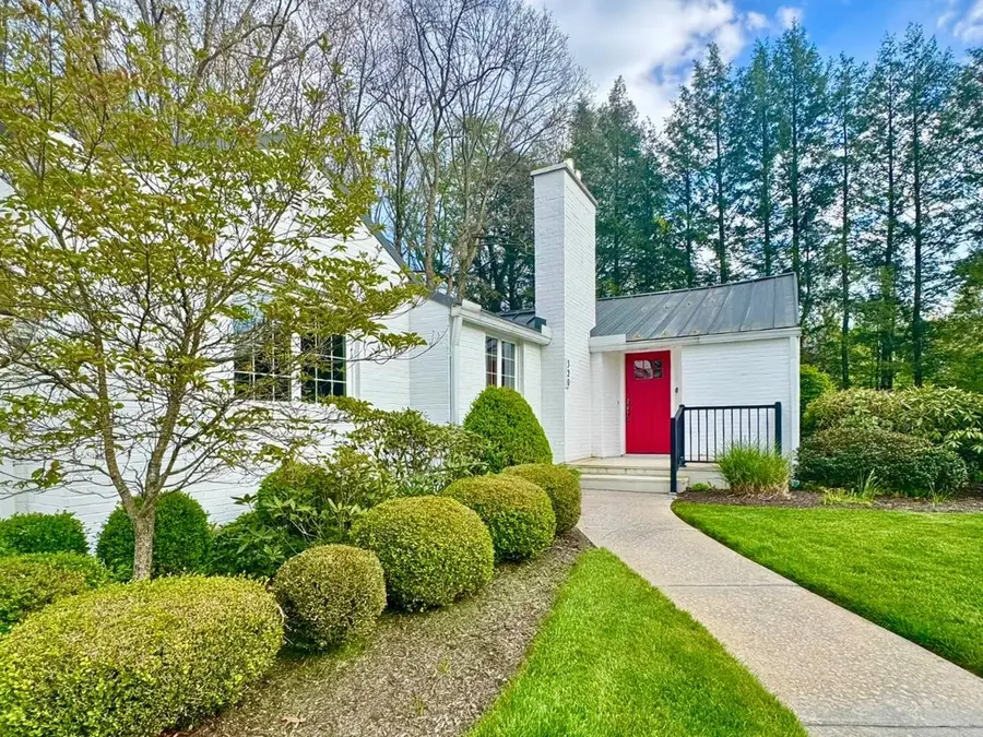 320 E Washington Blvd, Grove City, PA 16127 - #2