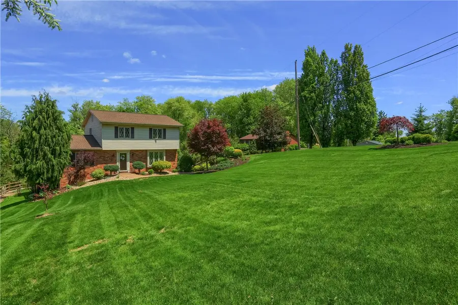 1737 Beaver Grade Rd., Coraopolis, PA 15108 - #2