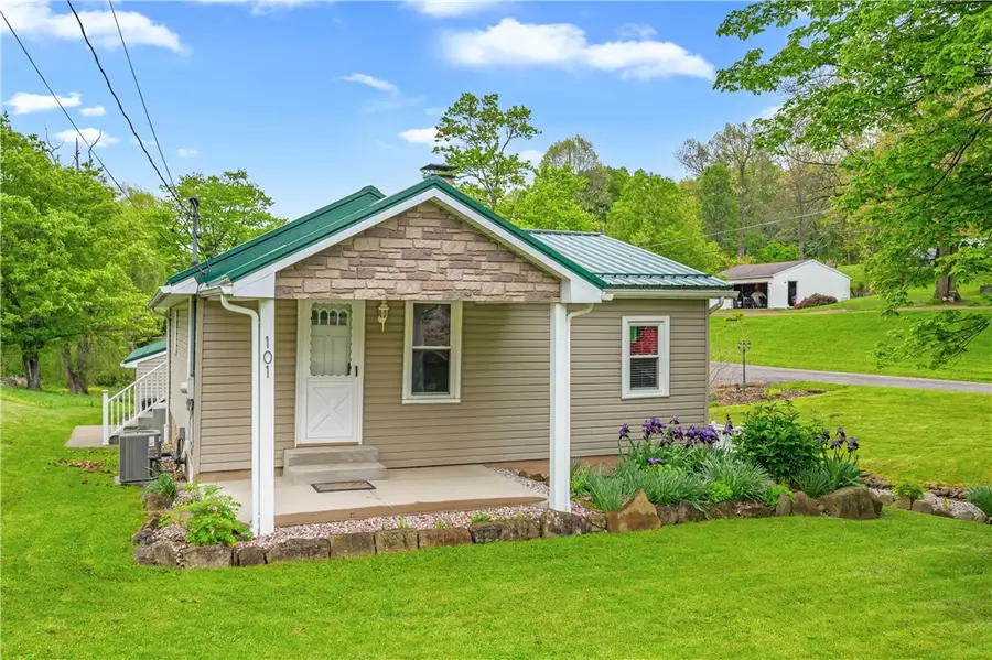 101 Leech Ln, Beaver Falls, PA 15010 - #2
