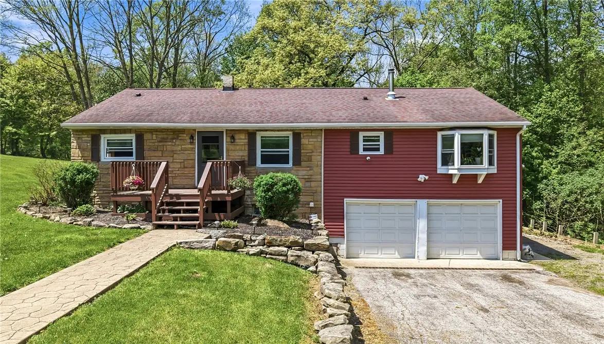 471 Sharon Bedford Rd, West Middlesex, PA 16159 - #1