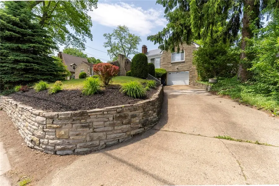 424 Bower Hill Rd., Pittsburgh, PA 15228 - #2