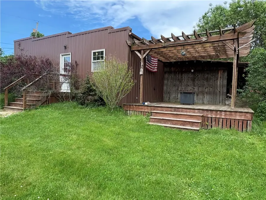 122 Briar Hill Rd, New Castle, PA 16105 - #2