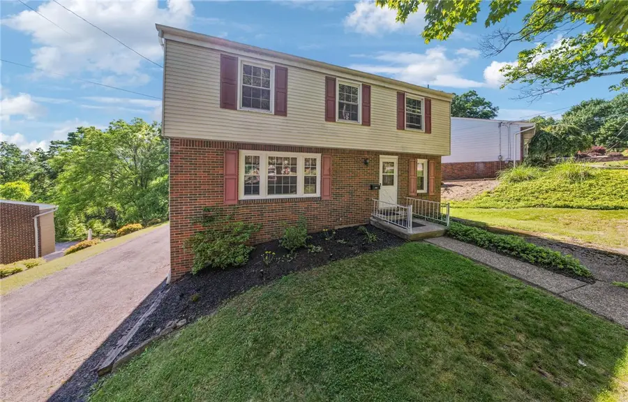 690 Blue Ridge Rd, Pittsburgh, PA 15239 - #2