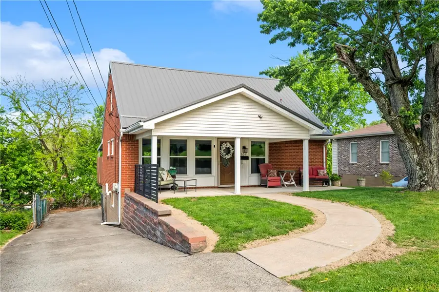 607 Greenleaf Dr, Monroeville, PA 15146 - #2