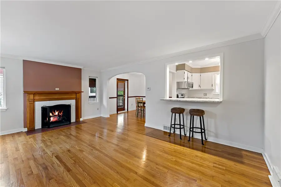 415 Pershing Dr, New Kensington, PA 15068 - #2