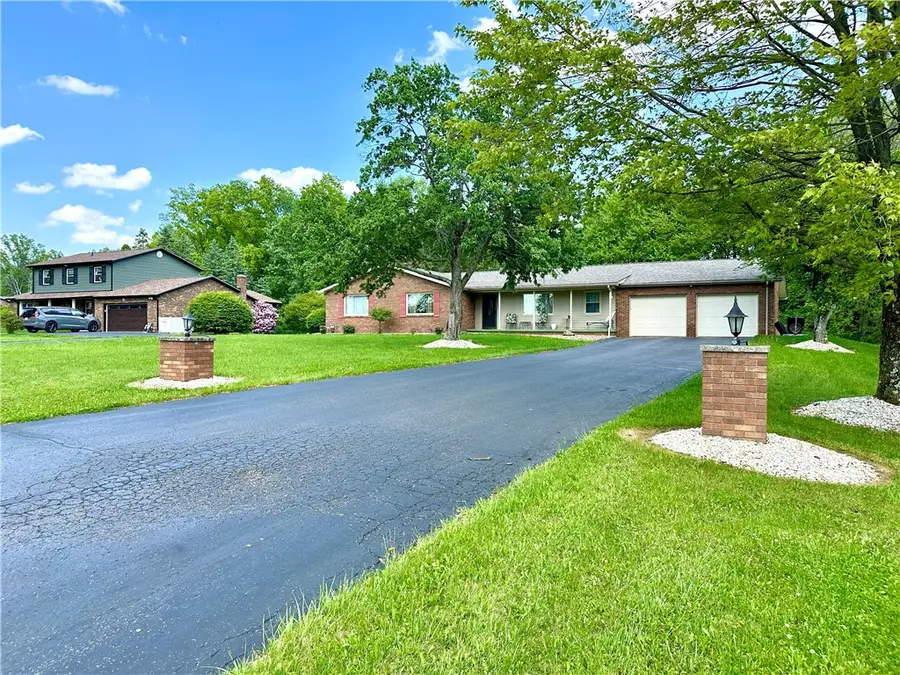 3442 Carmela Dr, New Castle, PA 16105 - #2