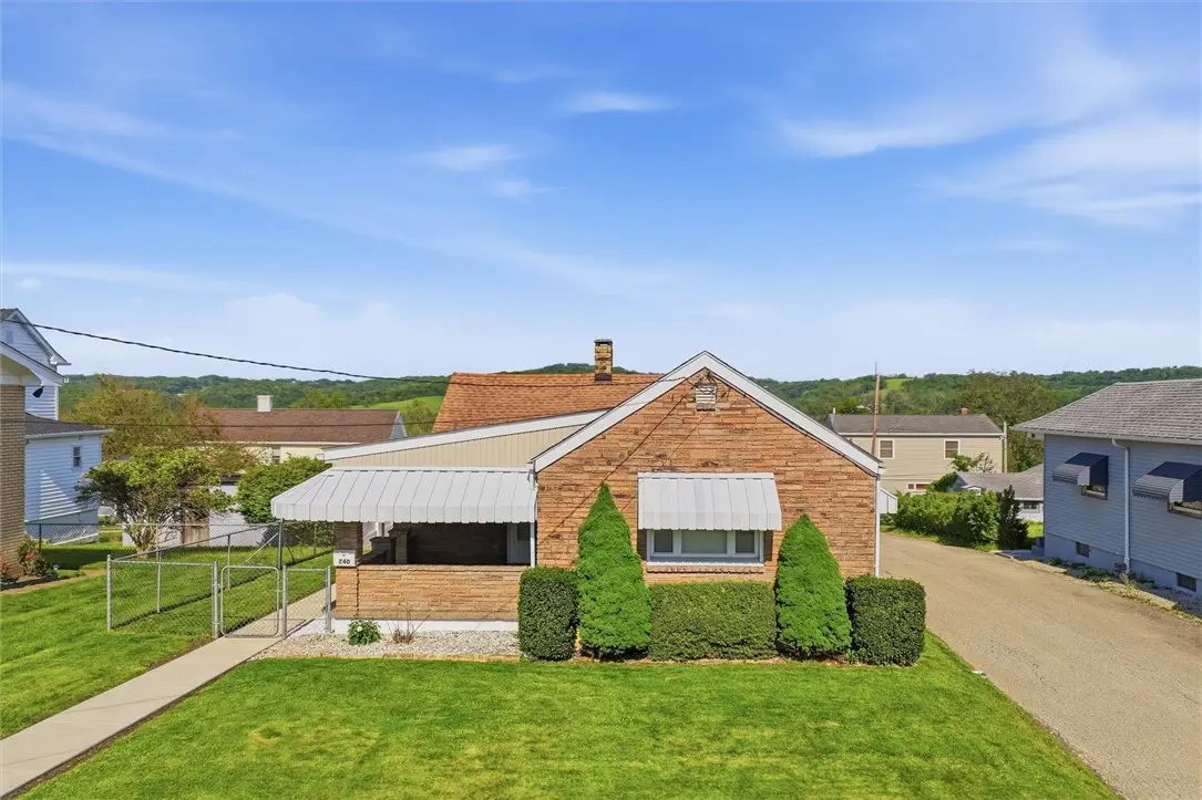 240 Waddell Ave, Donora, PA 15033 - #1