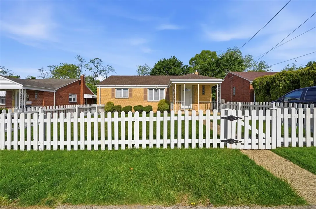345 Roosevelt Avenue, Stowe, PA 15136 - #1