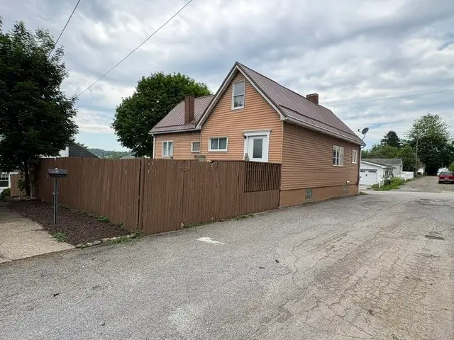 558 First St., Leechburg, PA 15656 - #2