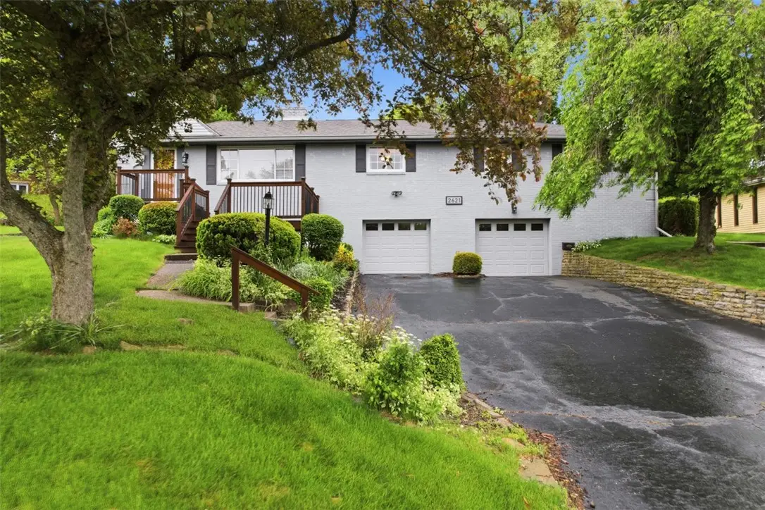 2621 Milford Dr, Bethel Park, PA 15102 - #1