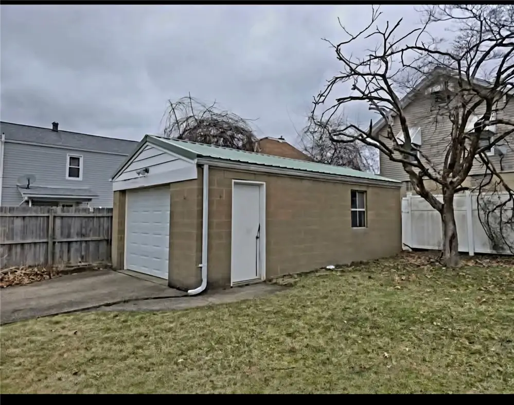 548 Summit St, New Kensington, PA 15068 - #1