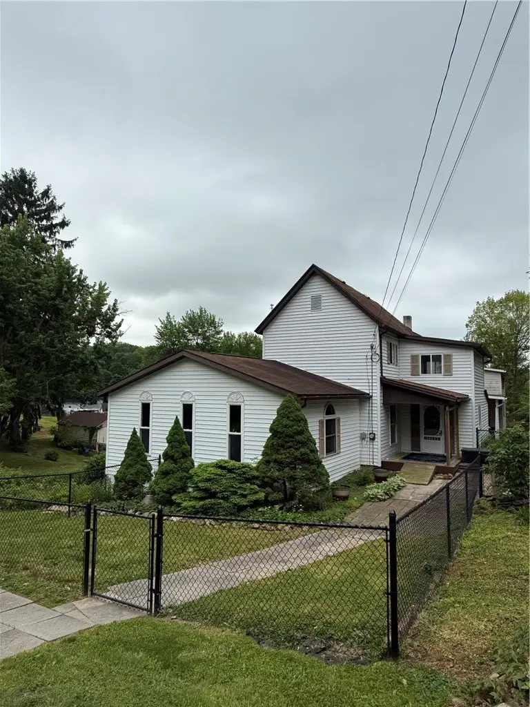 125 Ayers Ave, Butler, PA 16001 - #1