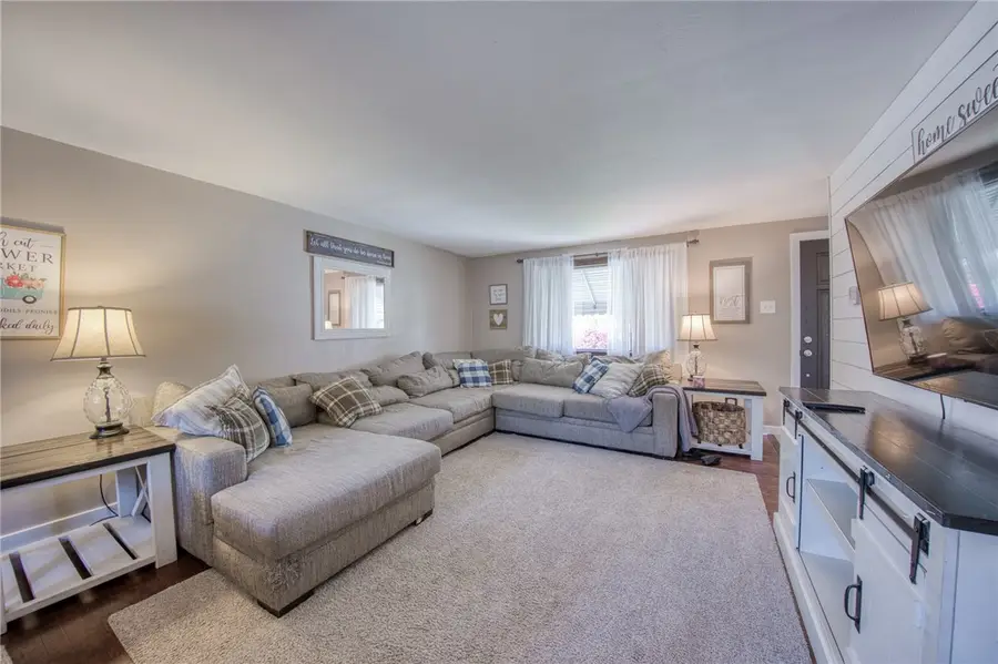902 Foster Rd, Clairton, PA 15025 - #3