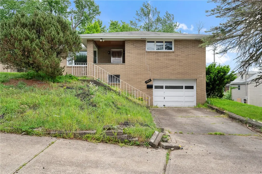 200 Erwin Pl, McKees Rocks, PA 15136 - #1