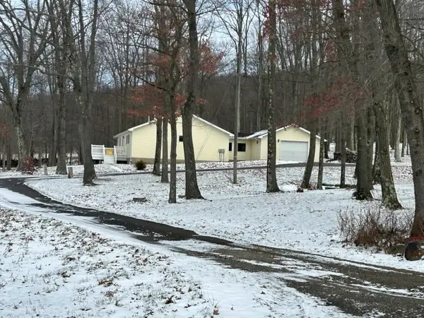 330 Keslar School Rd, Acme, PA 15610