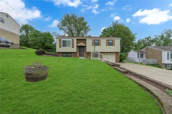 138 Convair Dr, Coraopolis, PA 15108