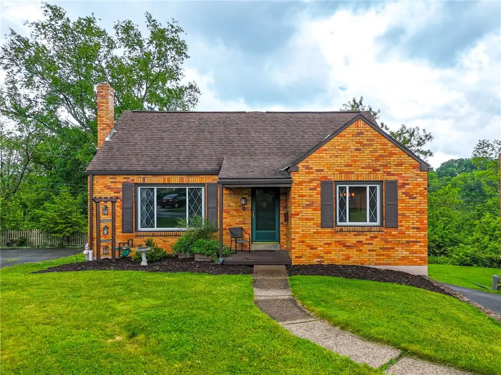 301 Orchard Spring Rd, Pittsburgh, PA 15220 - #1
