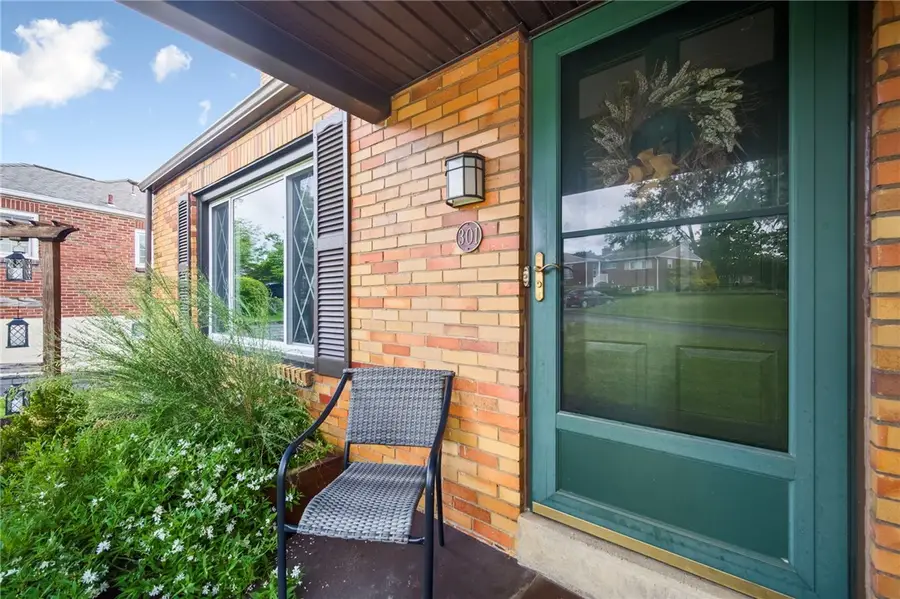 301 Orchard Spring Rd, Pittsburgh, PA 15220 - #2