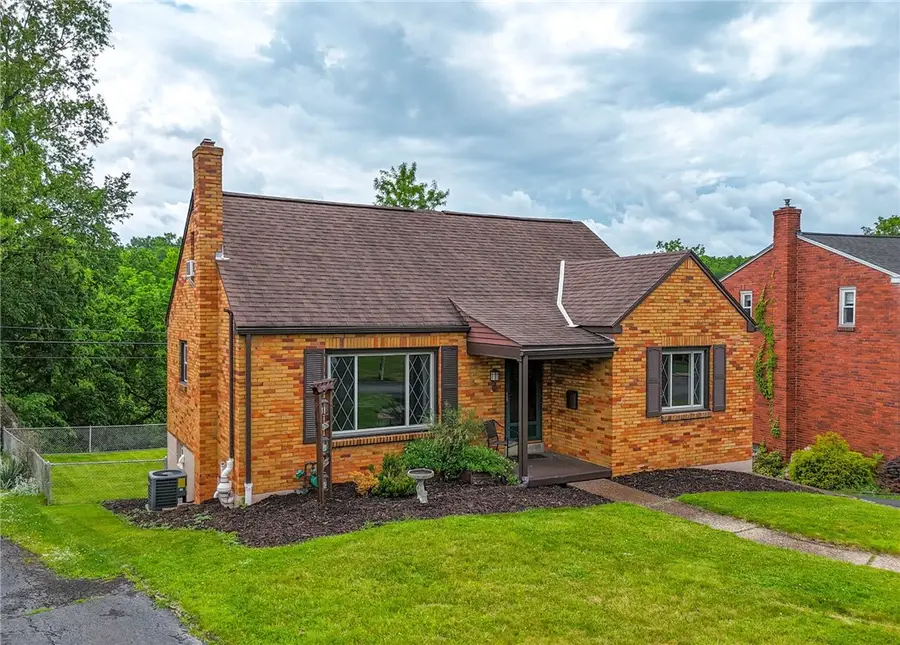 301 Orchard Spring Rd, Pittsburgh, PA 15220 - #3