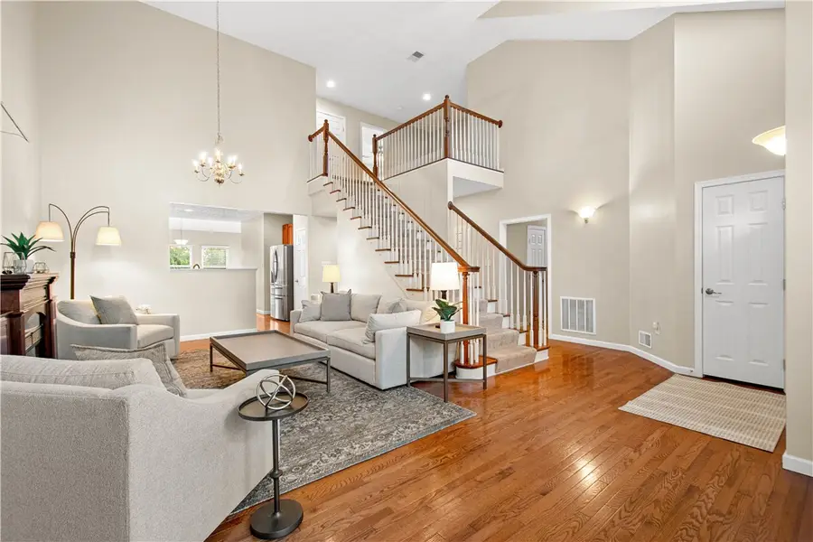 168 Kensington Dr, Pittsburgh, PA 15237 - #2