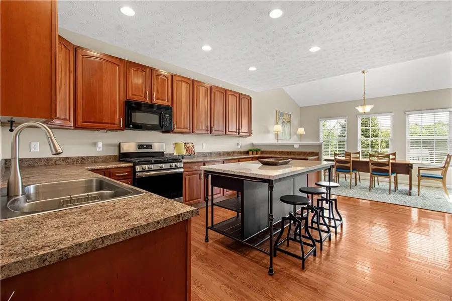 168 Kensington Dr, Pittsburgh, PA 15237 - #3