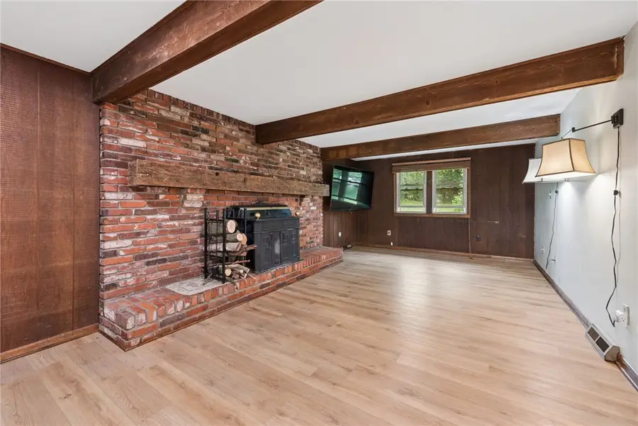22 Buzzardtown Rd, Irwin, PA 15642 - #3