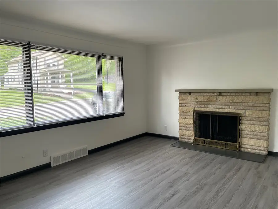 221 N Cascade St, New Castle, PA 16101 - #3