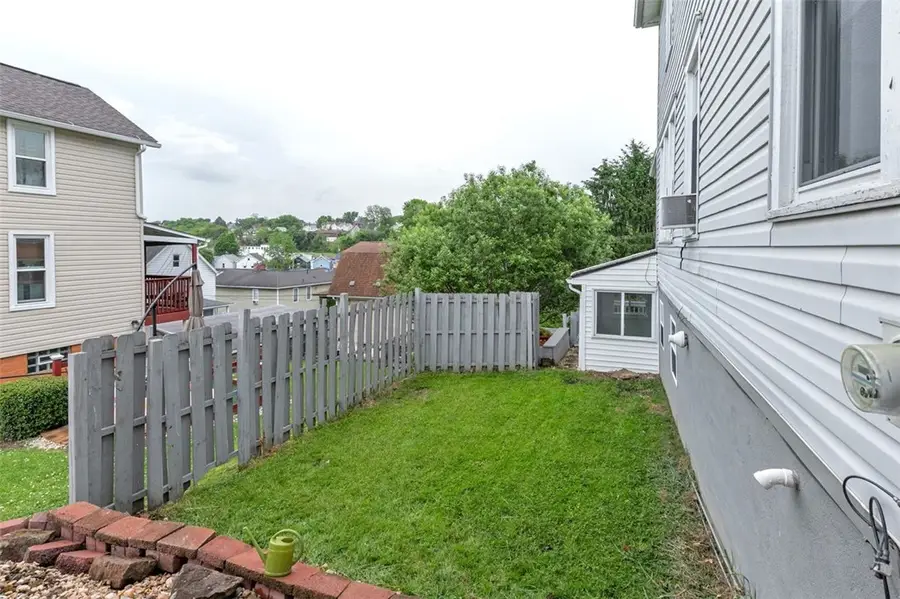 715 Sidney St, Greensburg, PA 15601 - #2
