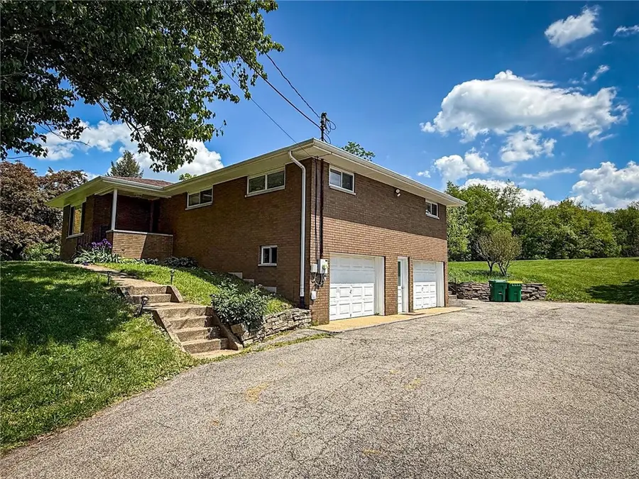 269 Crisswell Rd, Butler, PA 16002 - #2