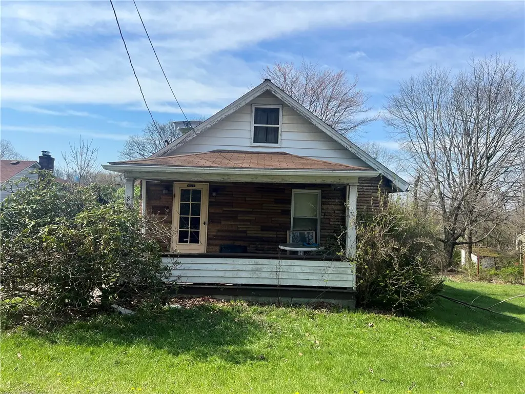 869 E Hill Dr, New Kensington, PA 15068 - #1