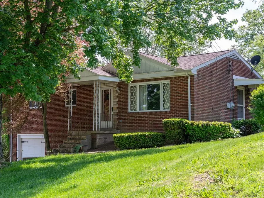 128 Clover Dr, Monaca, PA 15061 - #2