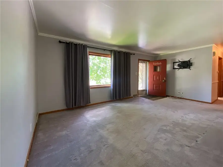 128 Clover Dr, Monaca, PA 15061 - #3