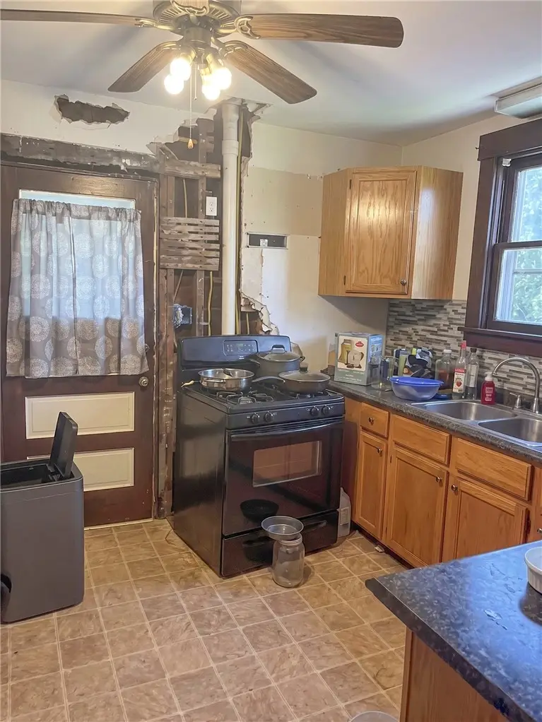 130 Baker Ave, Hermitage, PA 16148 - #2