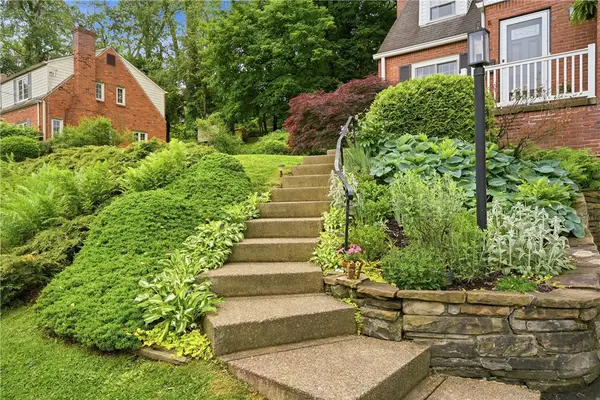 4 Fernwood Avenue, Pittsburgh, PA 15228