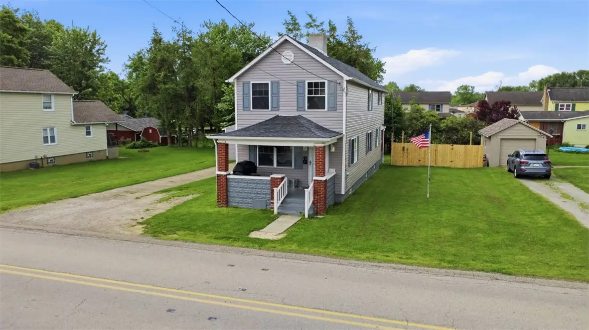 210 Perry Ave, Belle Vernon, PA 15012 - #1