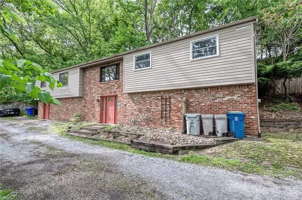 1023 Middle Road, Glenshaw, PA 15116