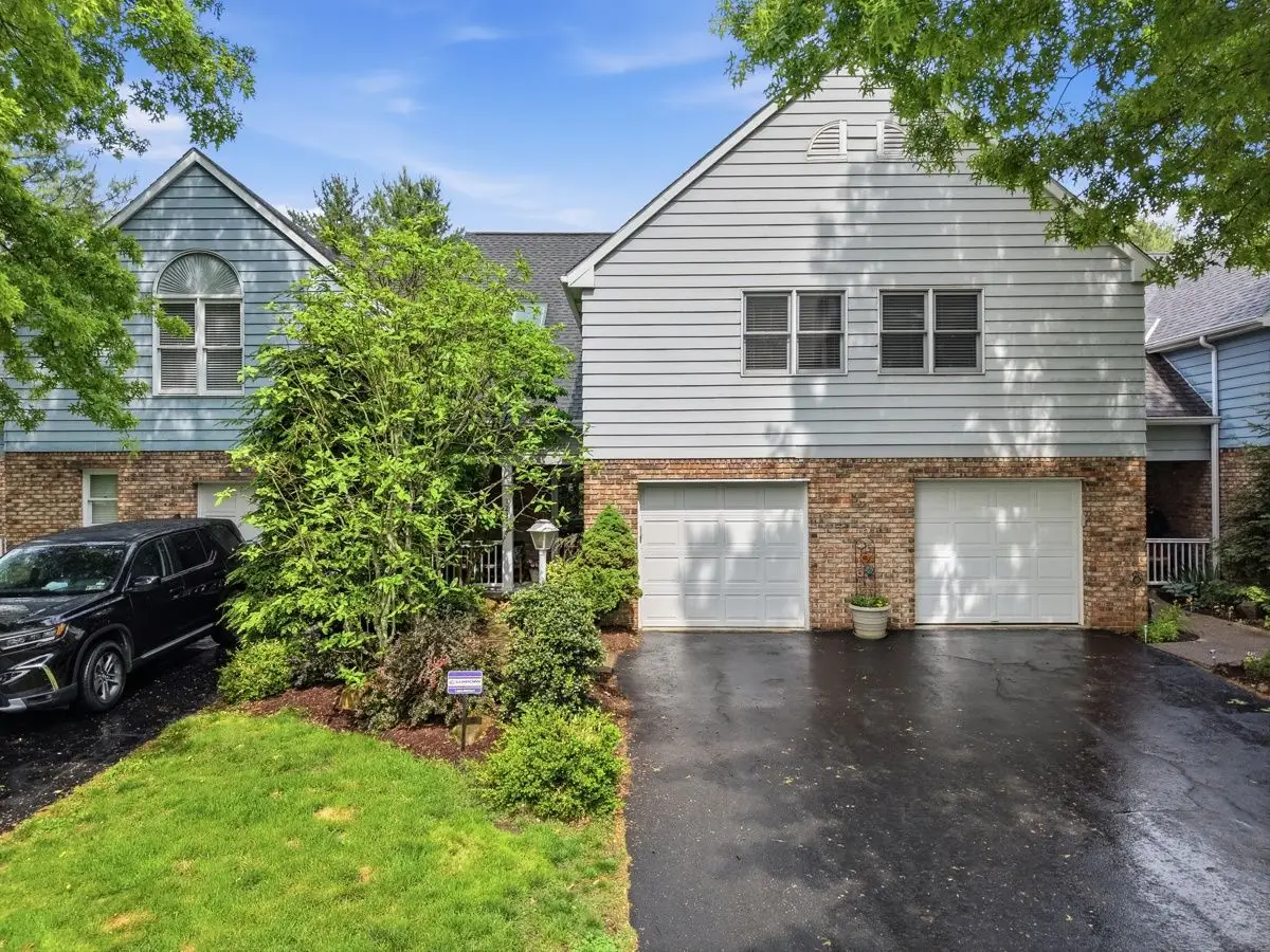 1221 Parkside Drive, Bridgeville, PA 15017 - #1