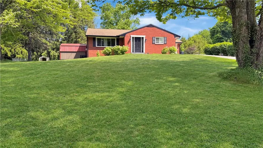 108 Arrowhead Dr, Beaver Falls, PA 15010 - #2
