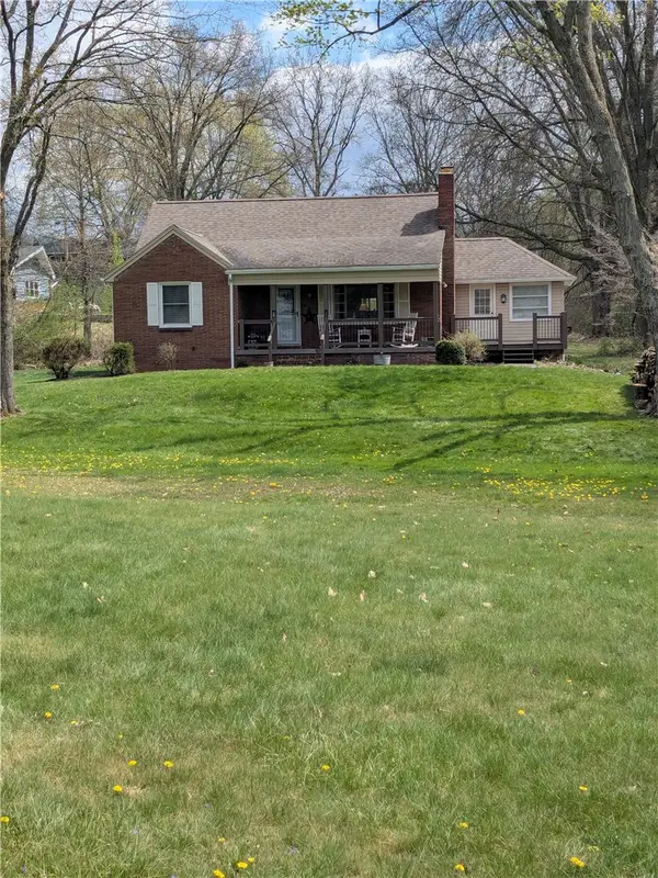 3106 Fernwood Ln, New Castle, PA 16105