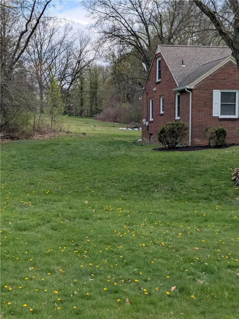 3106 Fernwood Ln, New Castle, PA 16105 - #3
