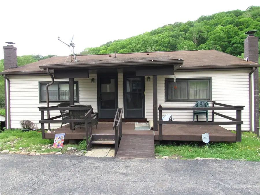 105 Ecker Ln, Cheswick, PA 15024 - #2