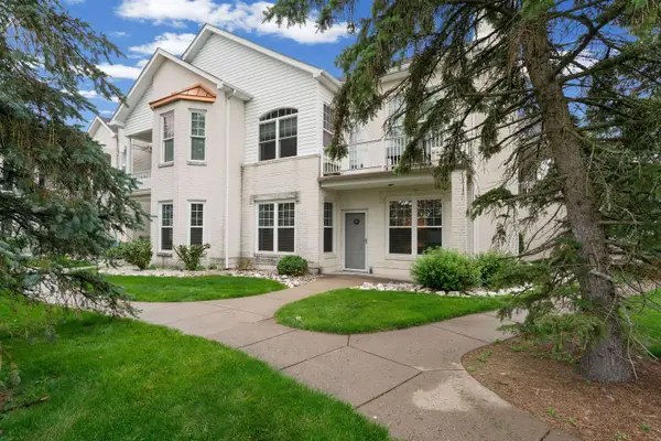 201 Adams Pointe Blvd #10, Mars, PA 16046