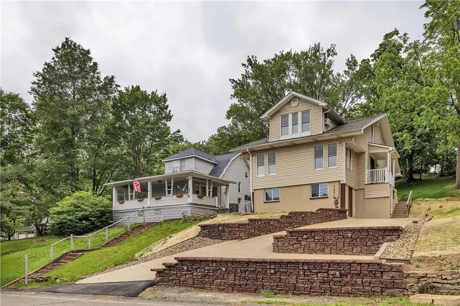 7661 Pennsylvania Ave, Irwin, PA 15642 - #2