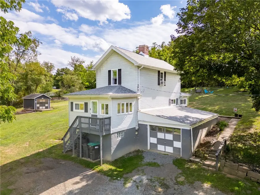 33 Hubbard Rd, Burgettstown, PA 15021 - #2