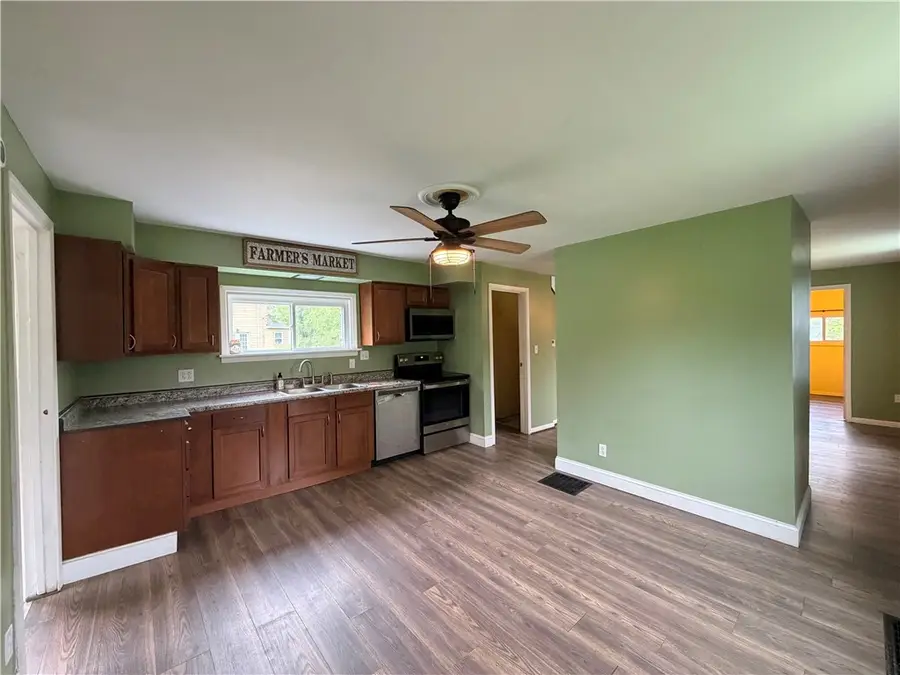 33 Hubbard Rd, Burgettstown, PA 15021 - #3