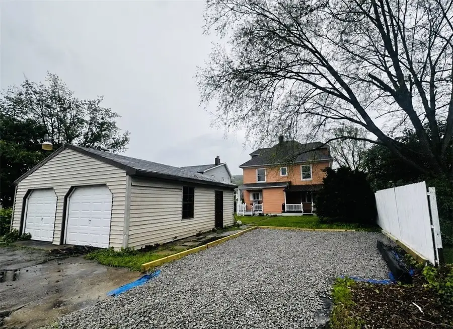 321 E 4th St, Derry, PA 15627 - #2